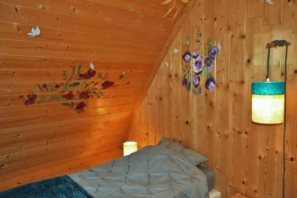 Guest house Au-Dela Des Nuages - Maison D'Hotes Insolite, Gite, Spa Aubessagne France