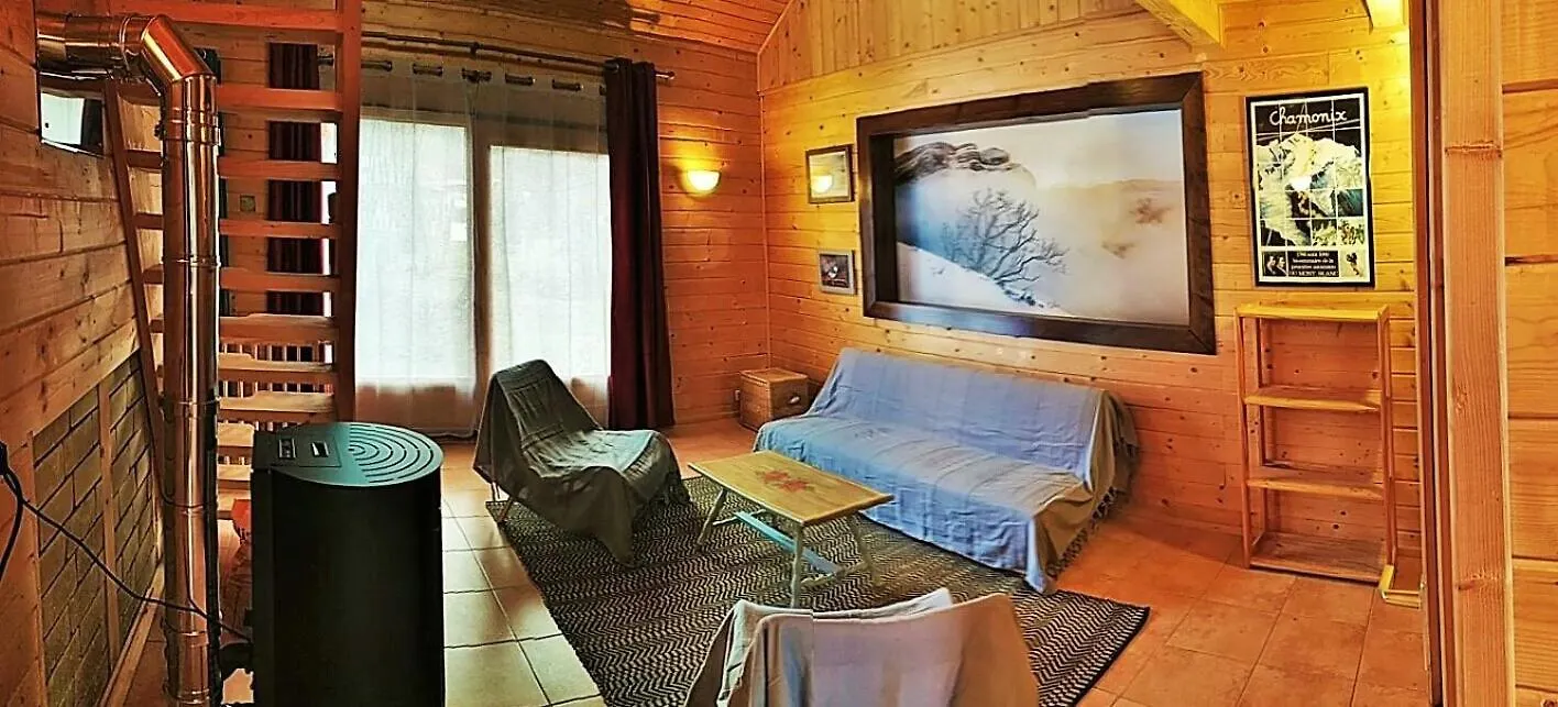 Au-Dela Des Nuages - Maison D'Hotes Insolite, Gite, Spa Aubessagne