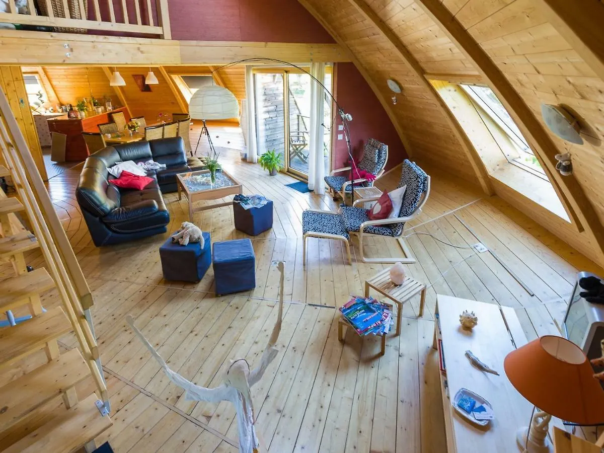 Au-Dela Des Nuages - Maison D'Hotes Insolite, Gite, Spa Aubessagne Guest house